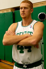 Brian_Scalabrine_of_the_Boston_Celtics_at_NBA_Media_Day_2007.png.323515a255da39baf12655ccffe878f5.png